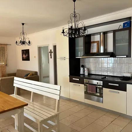 Galeb Apartman Komarna